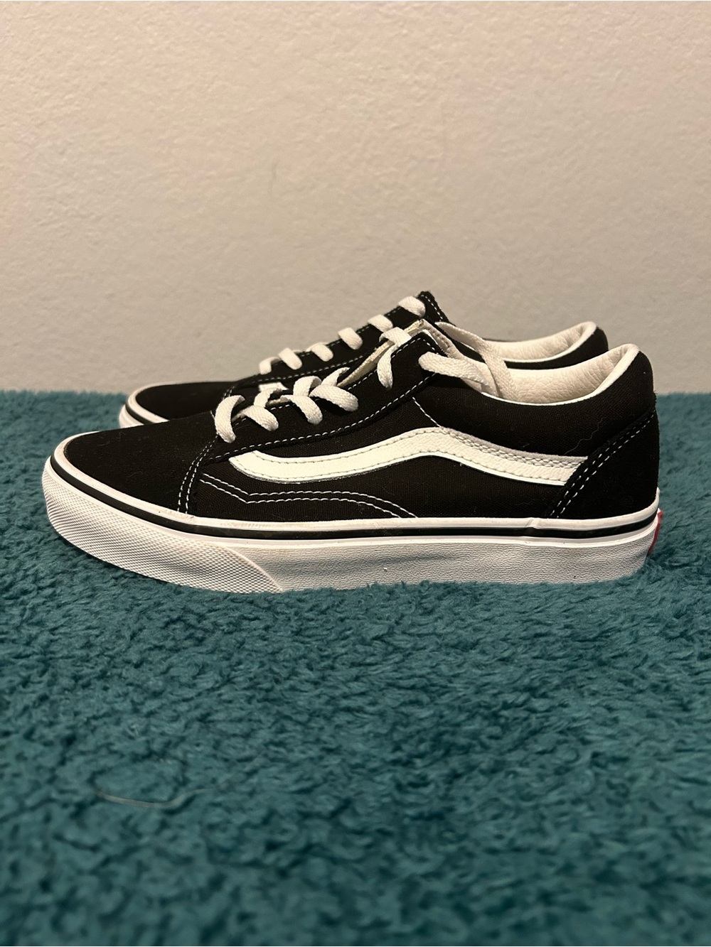 Old Skool Vans black and white Youth size 3